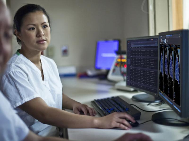 Philips Joins Forces With Aws To Bring Philips Healthsuite Imaging Pacs To The Cloud And Advance Ai-enabled Tools In Support Of Clinicians