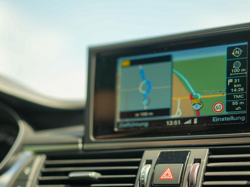 Who Are The Leading Innovators In Vehicle Head Up Displays (huds) For The Automotive Industry?
