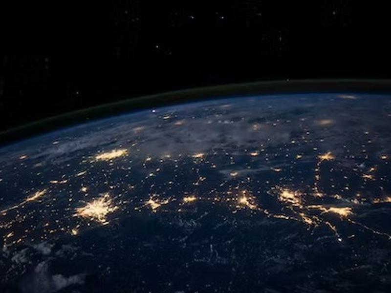 Software-defined Networking In Distributed Systems: Transforming Data Centers And Cloud Computing Environments