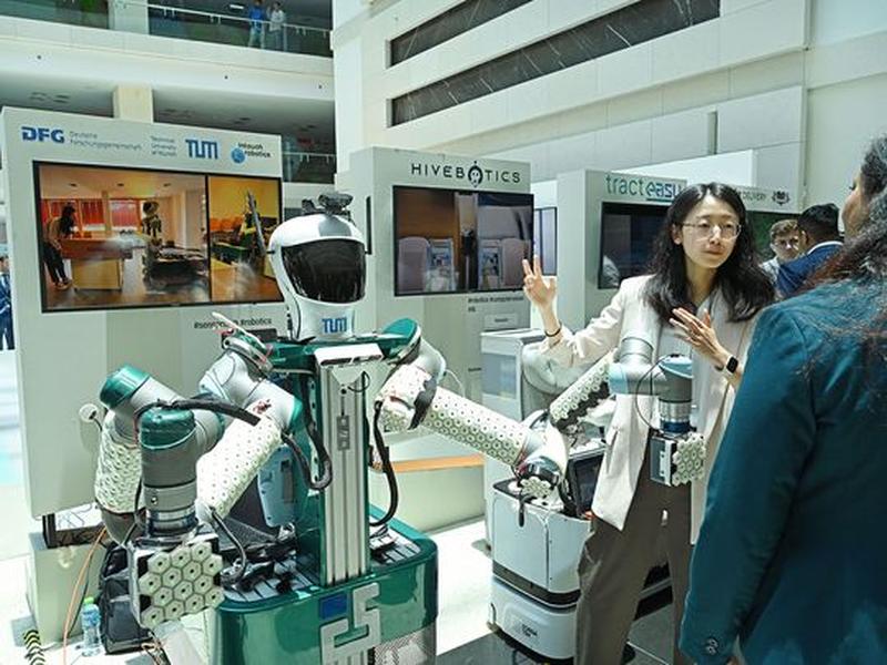 Dubai’s Emirates Explores Robotics, Extended Reality To Co-pilot Planes, Cabin Crew Training, Payload Delivery