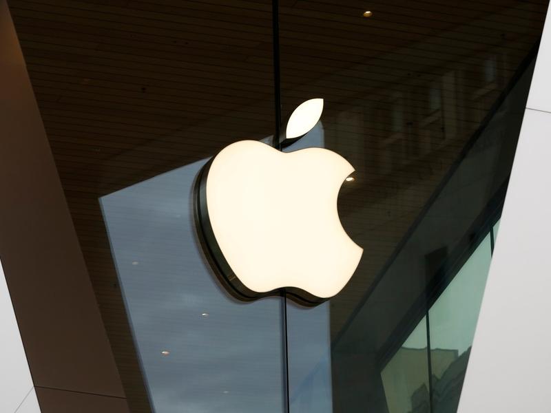 Apple Is Developing A Tabletop Robot With An Ipad-like Display And A Robotic Limb